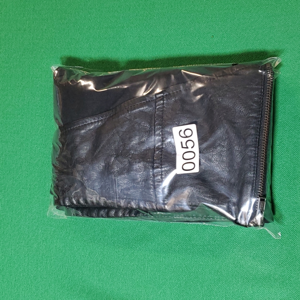 Forever 21 pleather black size large skirt - Picture 8 of 8